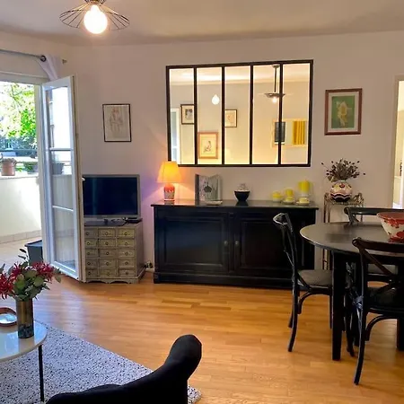 Plein Centre 55 M2 Terrasse Châtenay