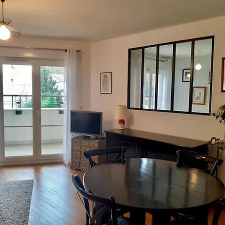 Plein Centre 55 M2 Terrasse * Châtenay